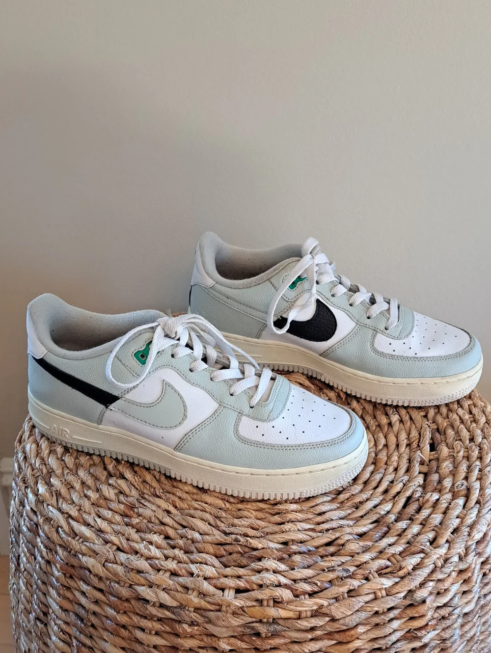 Nike Youth Air Force 1 White/Silver/Black Leather Athletic Platform Sneakers 7Y